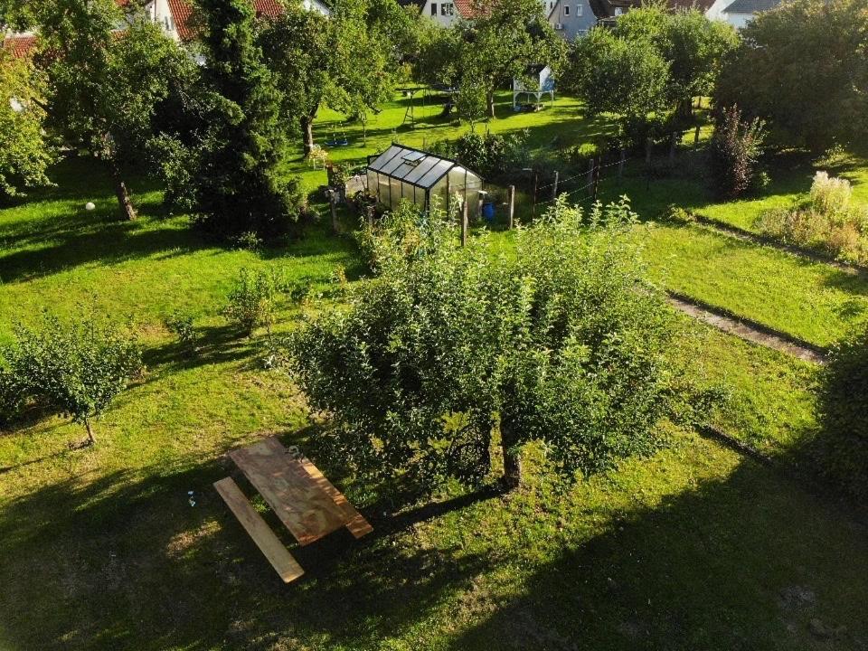 Sonnige 3 Zimmer Wohnung Mit Schoenem Balkon Im Gruenen รอยท์ลิงเงน ภายนอก รูปภาพ